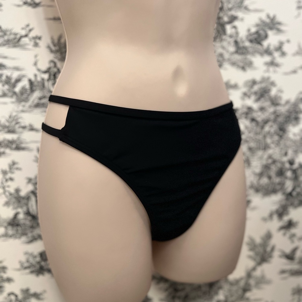 Miss.mandalay NWT black bikini, bottom size large brand new